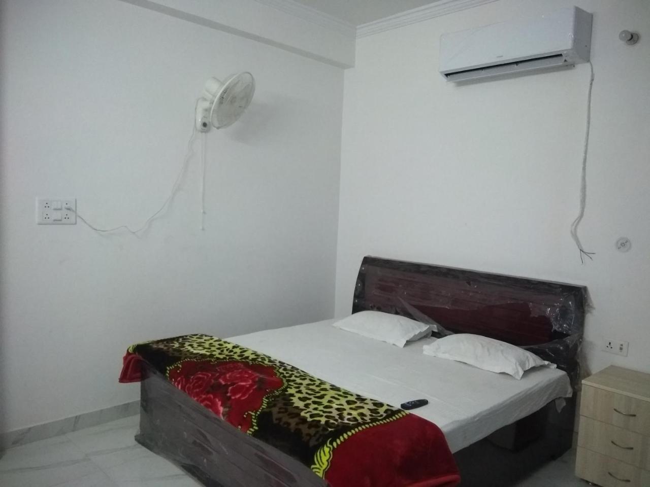 Pardhan Guest House Bara Banki Bagian luar foto